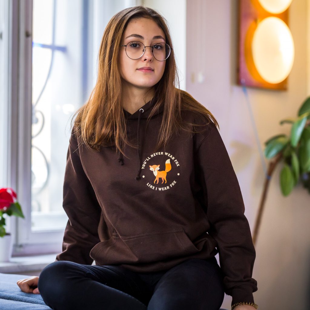 Bluza Fox w kolorze brązowym na modelce